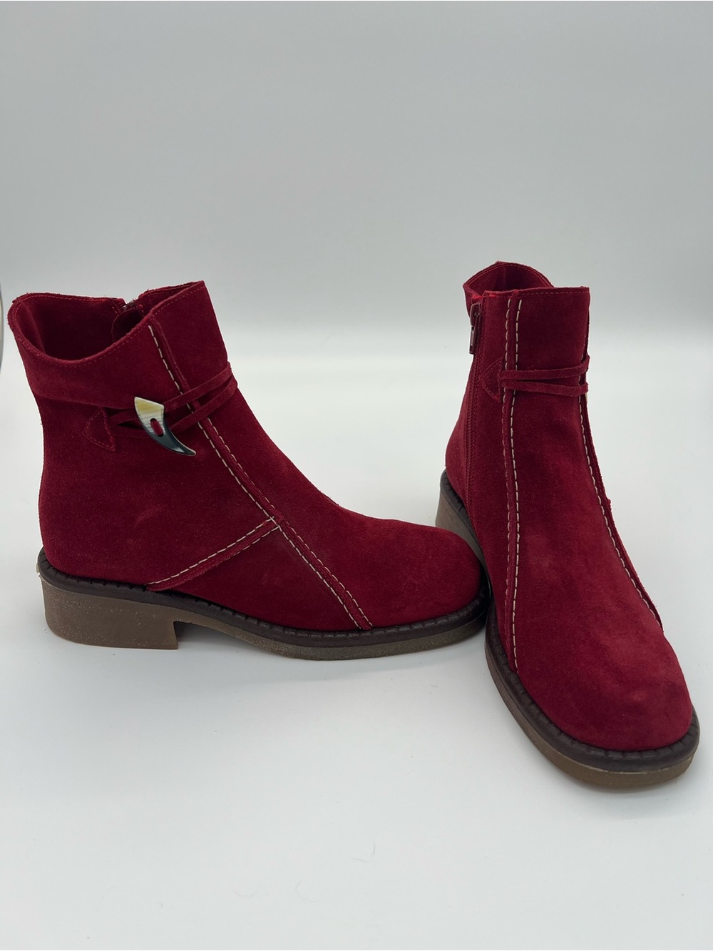 La Canadienne Women’s Red Suede Ankle Boots - Stylish Side-Zip Booties size 7.5